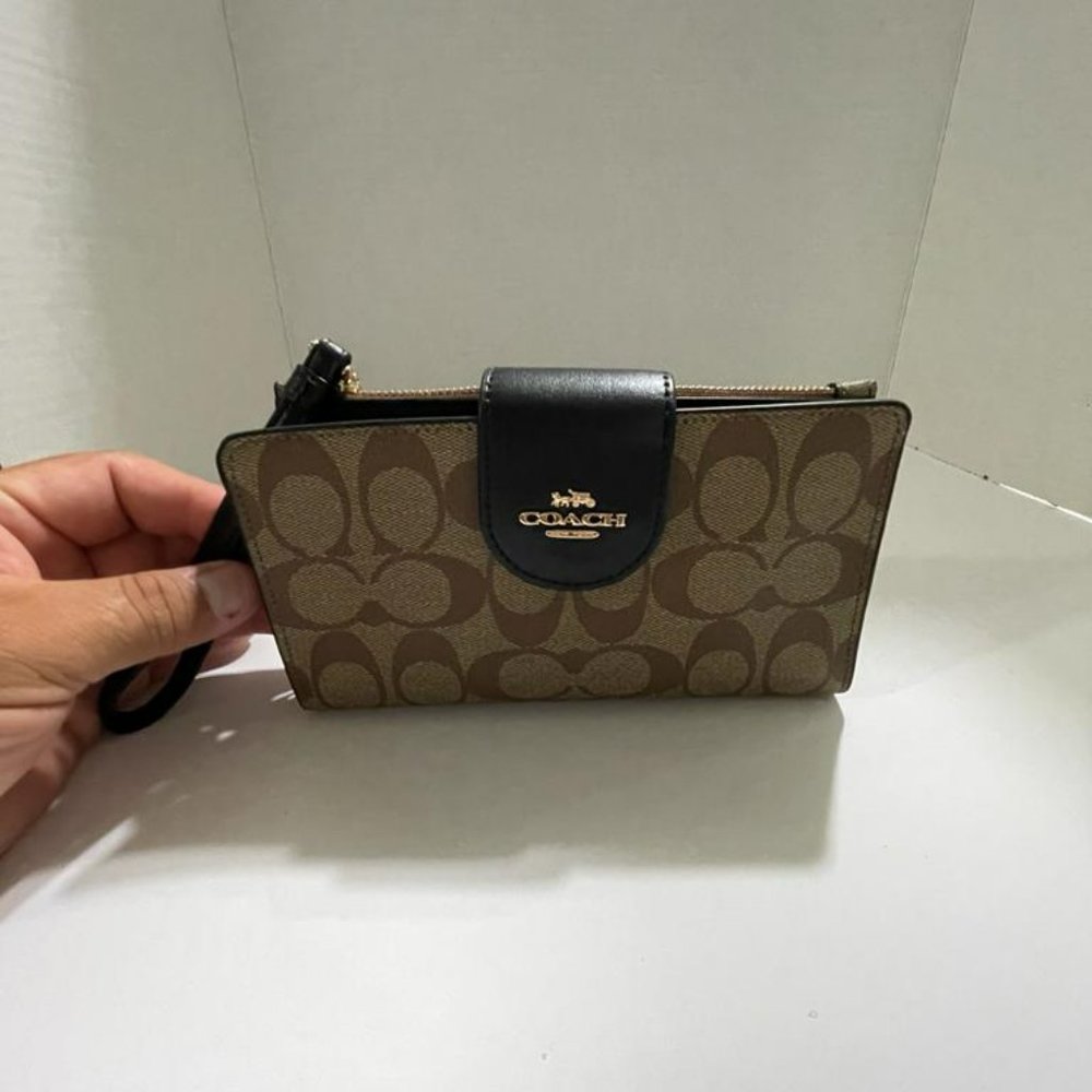 Coach Wallets - Picture 9 of 12